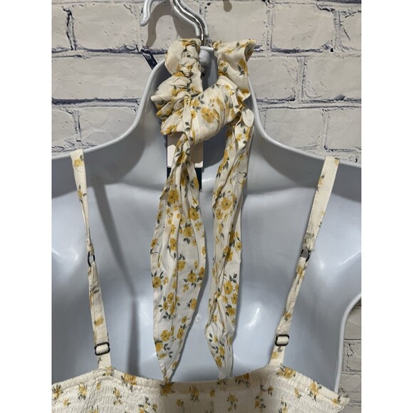 NWT Hollister white and yellow daisy floral Shorts romper W Matching Hair Tie M - Picture 5 of 9